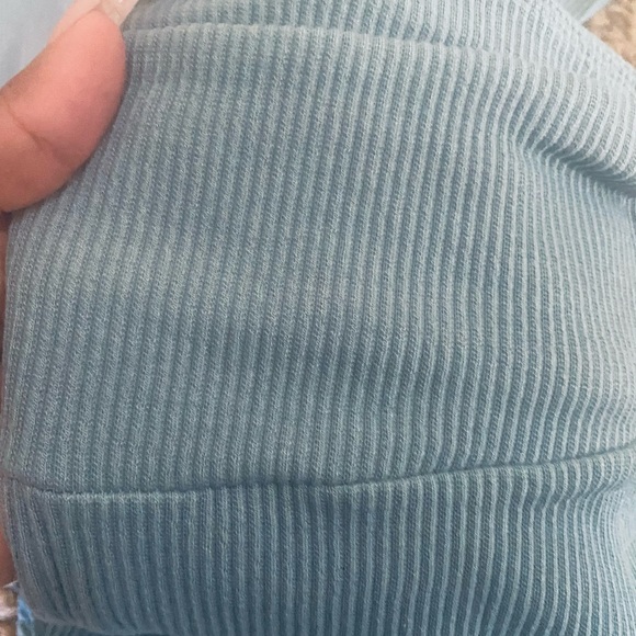 2 piece activewear - Picture 3 of 4